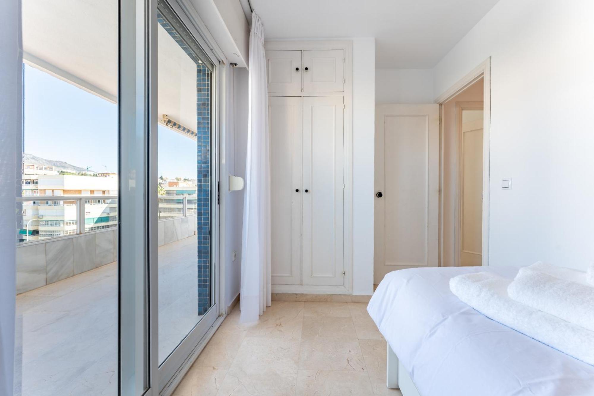 Appartamento Tropico Carihuela View & Parking Torremolinos Esterno foto