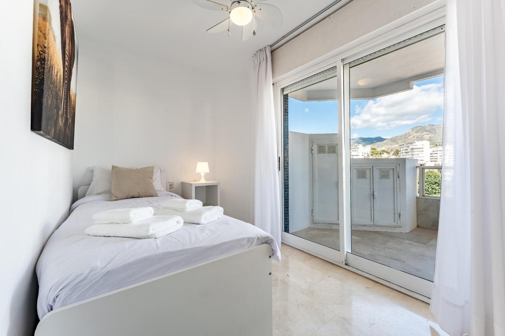 Appartamento Tropico Carihuela View & Parking Torremolinos Esterno foto