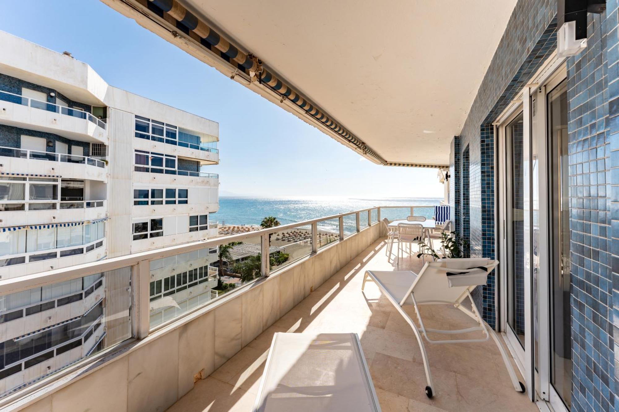 Appartamento Tropico Carihuela View & Parking Torremolinos Esterno foto