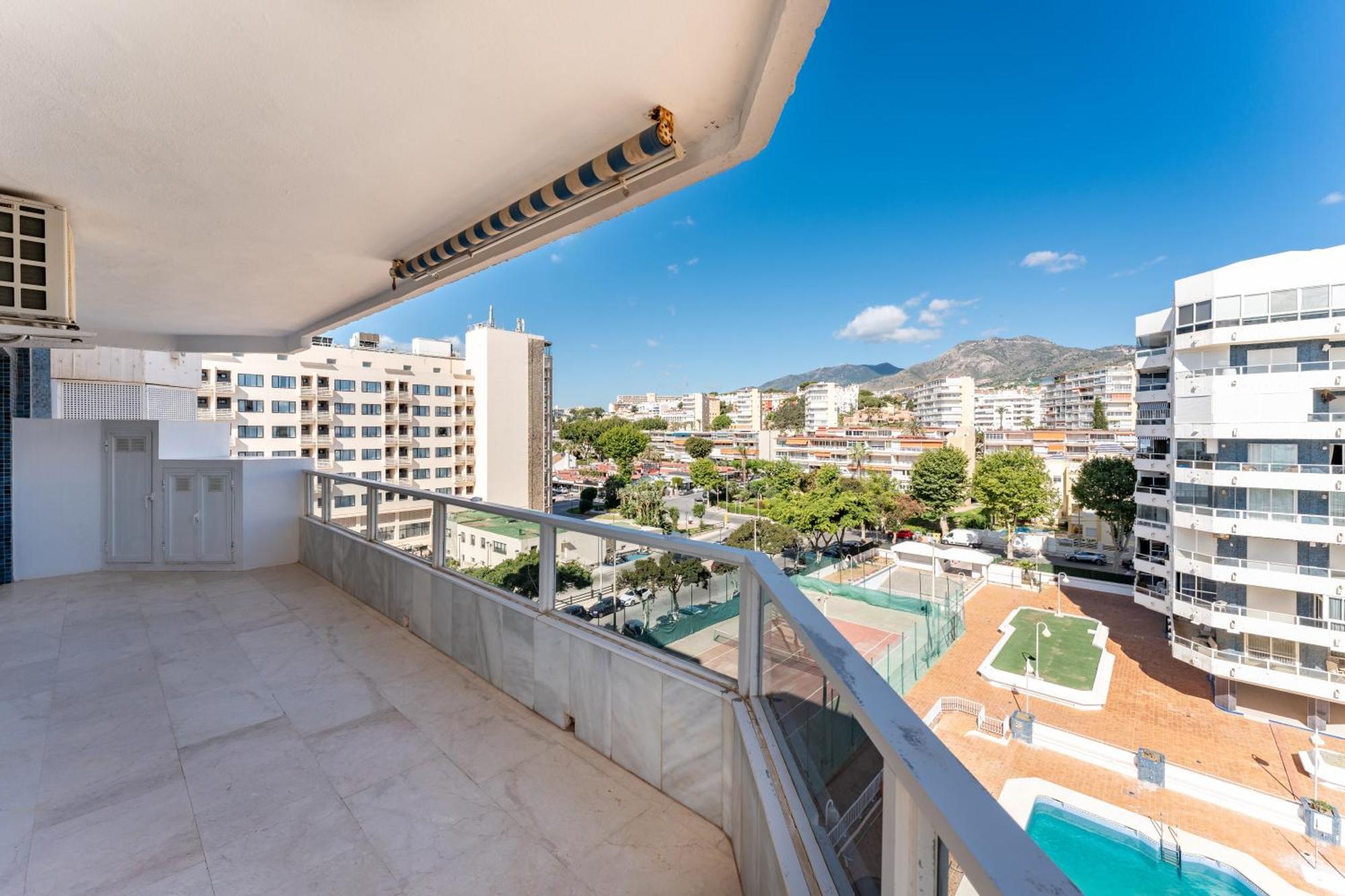 Appartamento Tropico Carihuela View & Parking Torremolinos Esterno foto